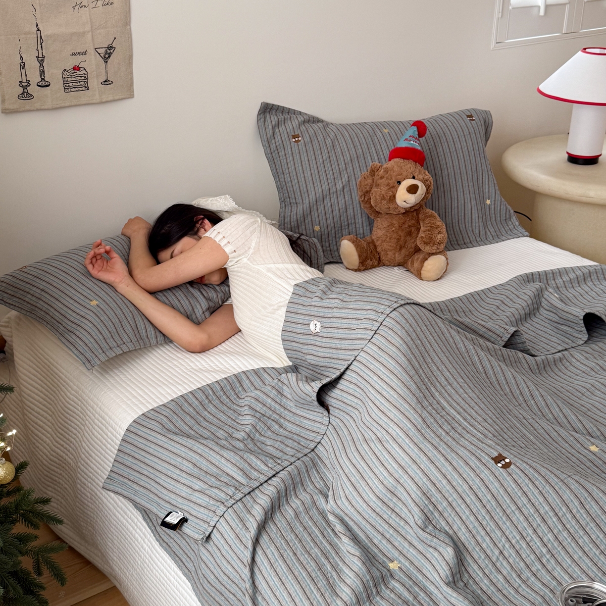 91家纺网 家纺一手货源 找家纺 沐瑟家纺 2026春夏新款全棉纯棉四季款纱布床盖三件套-麦兜系列 麦兜-蓝色