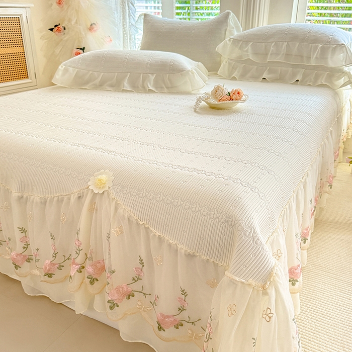 91家纺网 家纺一手货源 找家纺 苏米娜家纺SUMINA 2026新款PE高分子弯边工艺床裙款凉席三件套-可心 可心-奶油白