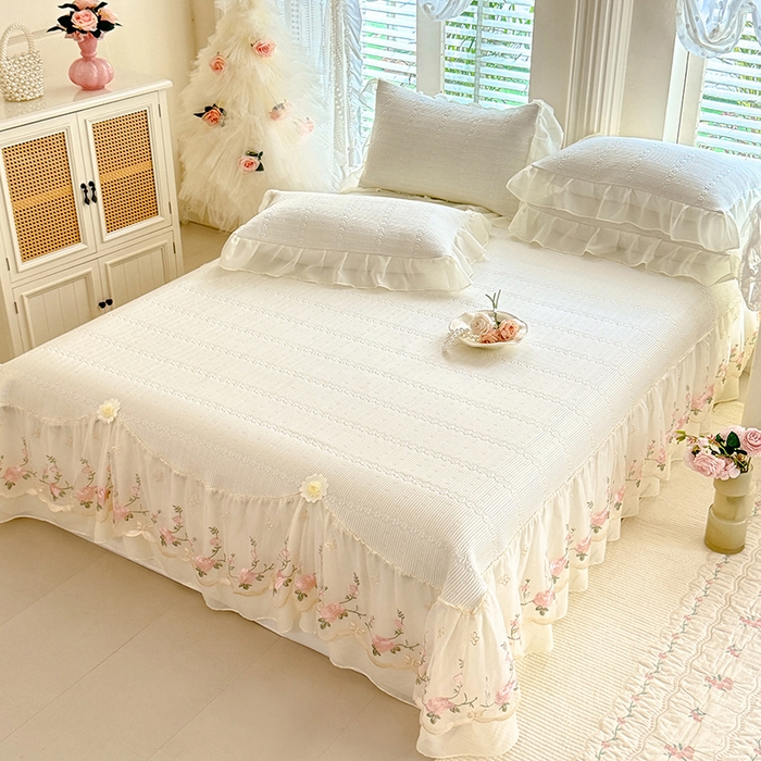 91家纺网 家纺一手货源 找家纺 苏米娜家纺SUMINA 2026新款PE高分子弯边工艺床裙款凉席三件套-可心 可心-奶油白