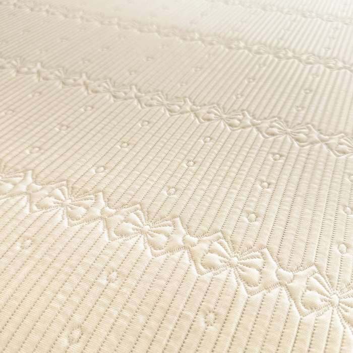 91家纺网 家纺一手货源 找家纺 苏米娜家纺SUMINA 2026新款PE高分子弯边工艺床裙款凉席三件套-可心 可心-奶油白