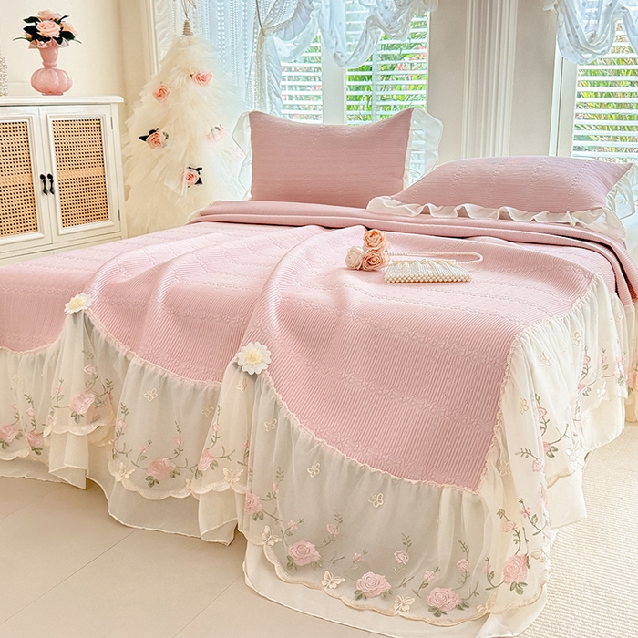 91家纺网 家纺一手货源 找家纺 苏米娜家纺SUMINA 2026新款PE高分子弯边工艺床裙款凉席三件套-可心 可心-粉黛