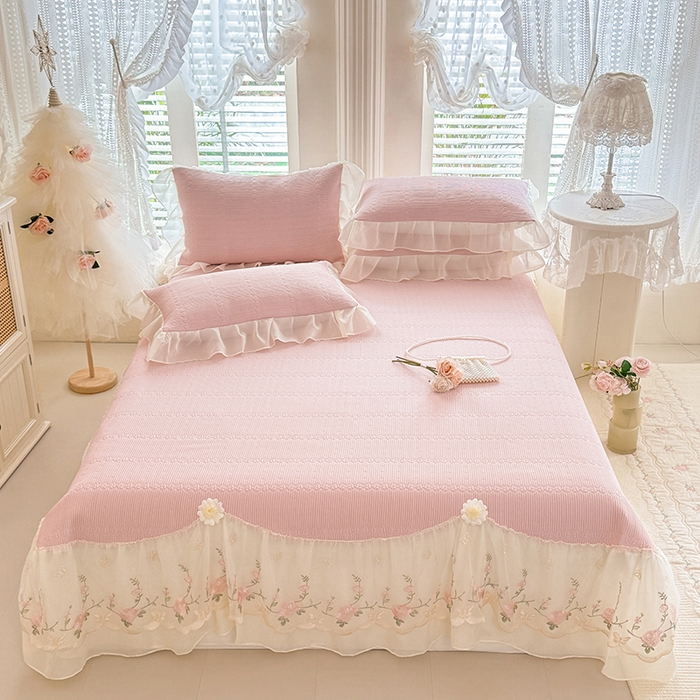 91家纺网 家纺一手货源 找家纺 苏米娜家纺SUMINA 2026新款PE高分子弯边工艺床裙款凉席三件套-可心 可心-粉黛