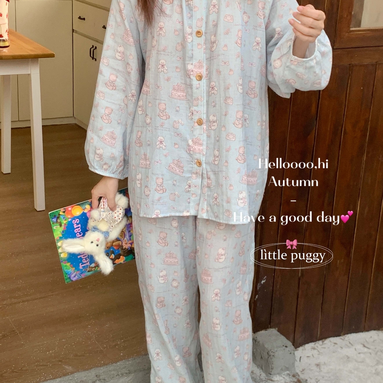 91家纺网 家纺一手货源 找家纺 妍景家居生活馆 2026春夏新款双层纱蕾丝纱布开衫套装 蛋糕小熊