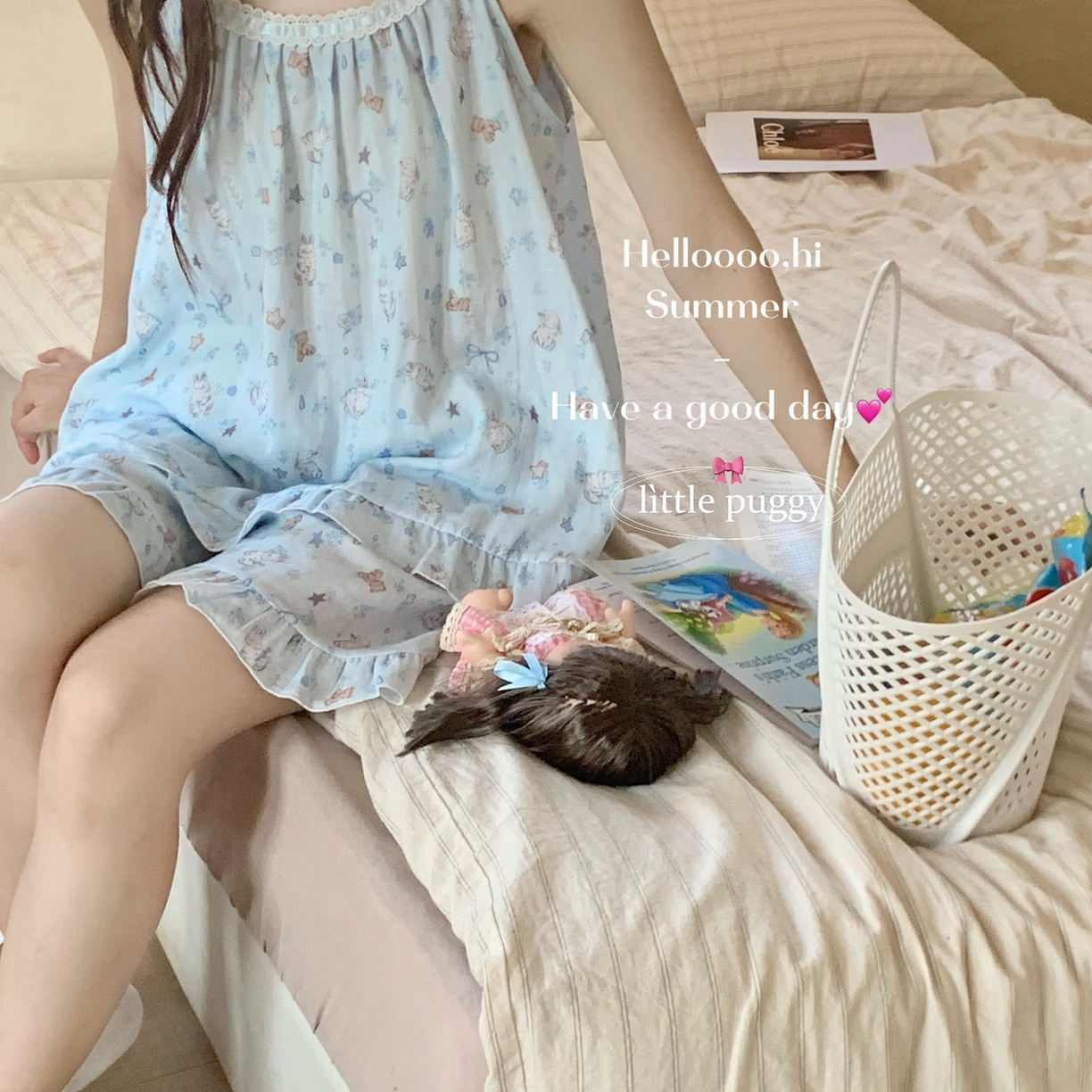 91家纺网 家纺一手货源 找家纺 （总）妍景家居生活馆 2026春夏新款小飞袖套装-蓝色雨后兔兔花园