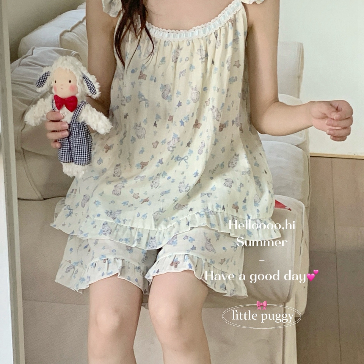 91家纺网 家纺一手货源 找家纺 （总）妍景家居生活馆 2026春夏新款小飞袖套装-米色雨后兔兔花园