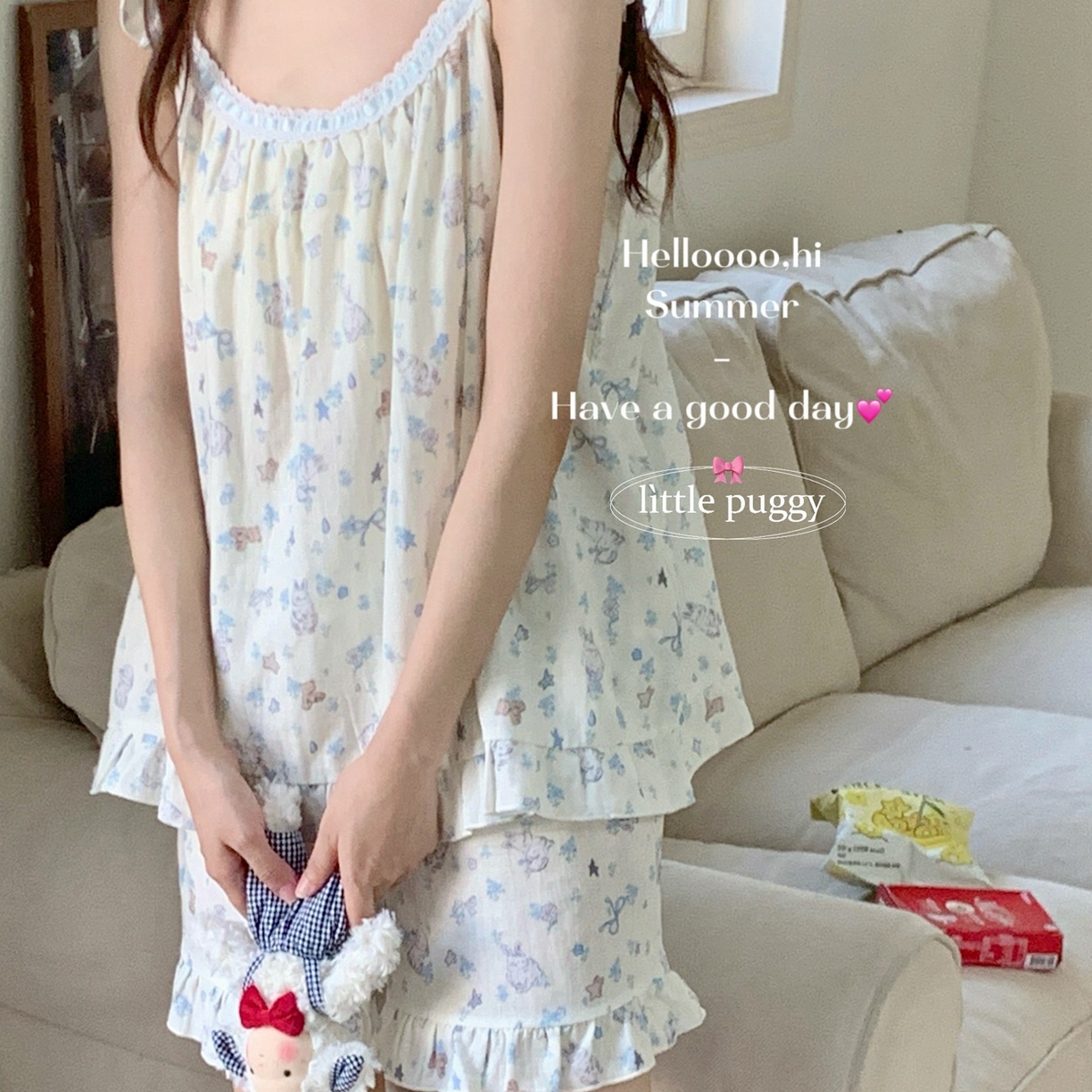 91家纺网 家纺一手货源 找家纺 （总）妍景家居生活馆 2026春夏新款小飞袖套装-米色雨后兔兔花园