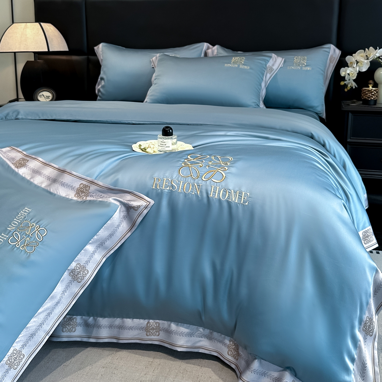 91家纺网 家纺一手货源 找家纺 （总）露梦家纺 2026新款A类水洗真丝轻奢刺绣拼接宽边四件套--贝拉系列