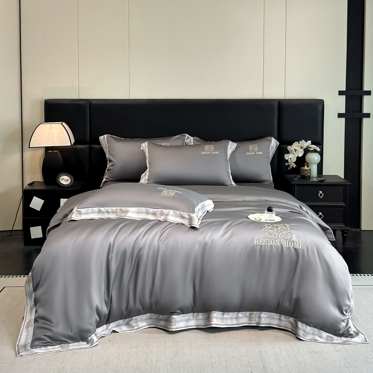 91家纺网 家纺一手货源 找家纺 露梦家纺 2026新款A类水洗真丝轻奢刺绣拼接宽边四件套--贝拉系列 贝拉-高级灰