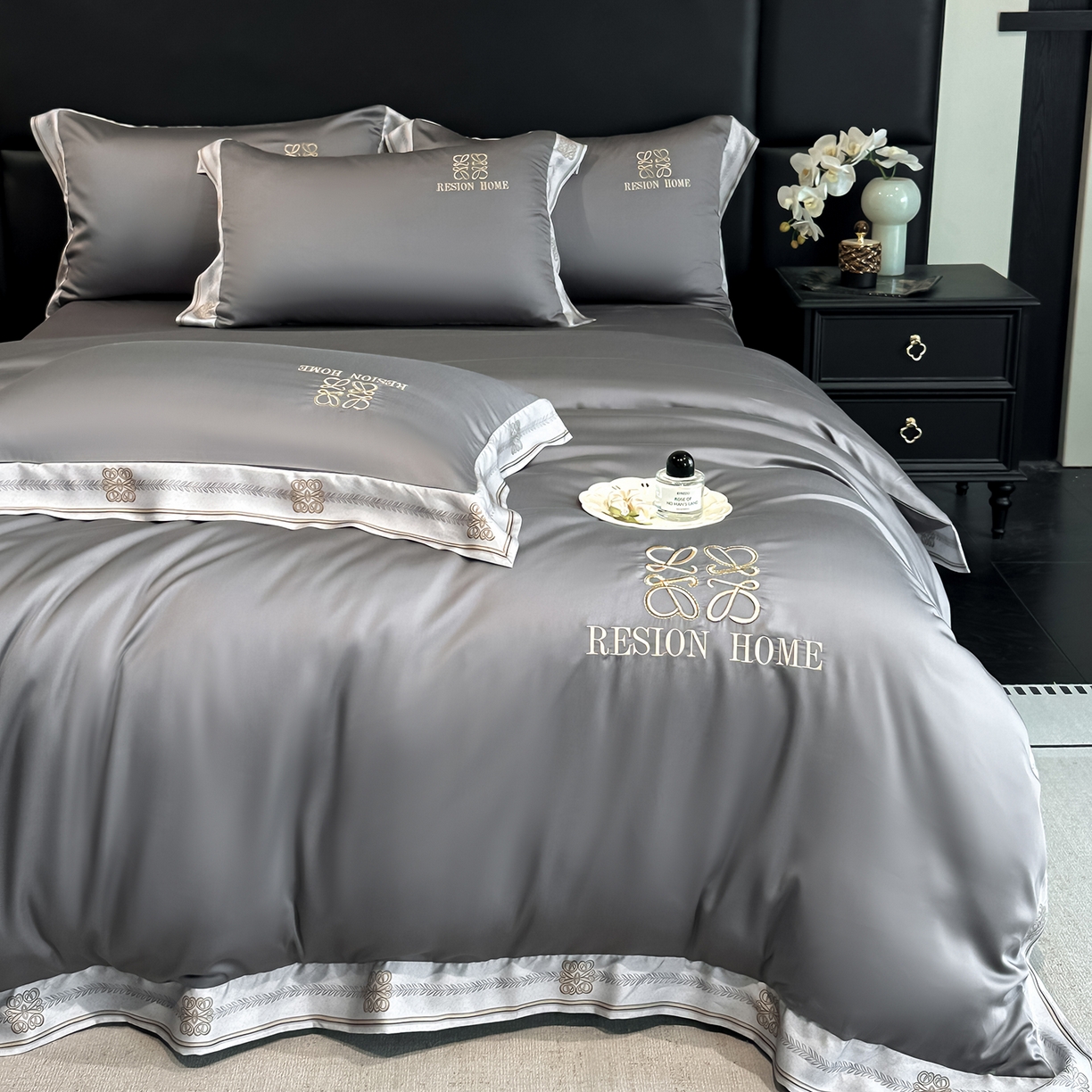 91家纺网 家纺一手货源 找家纺 露梦家纺 2026新款A类水洗真丝轻奢刺绣拼接宽边四件套--贝拉系列 贝拉-高级灰