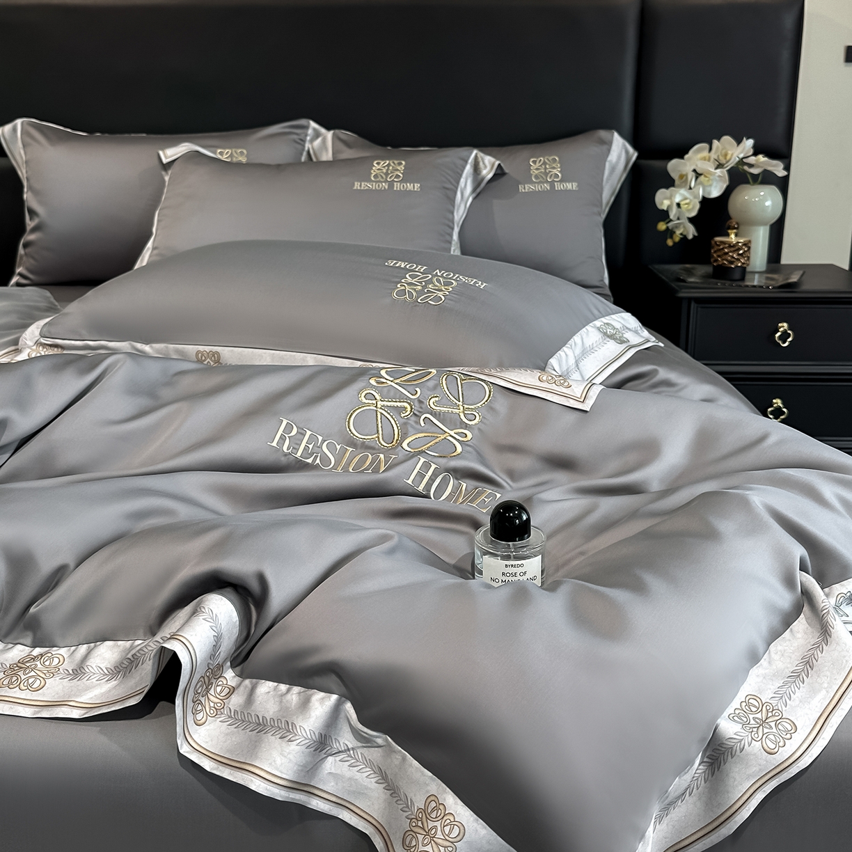 91家纺网 家纺一手货源 找家纺 露梦家纺 2026新款A类水洗真丝轻奢刺绣拼接宽边四件套--贝拉系列 贝拉-高级灰