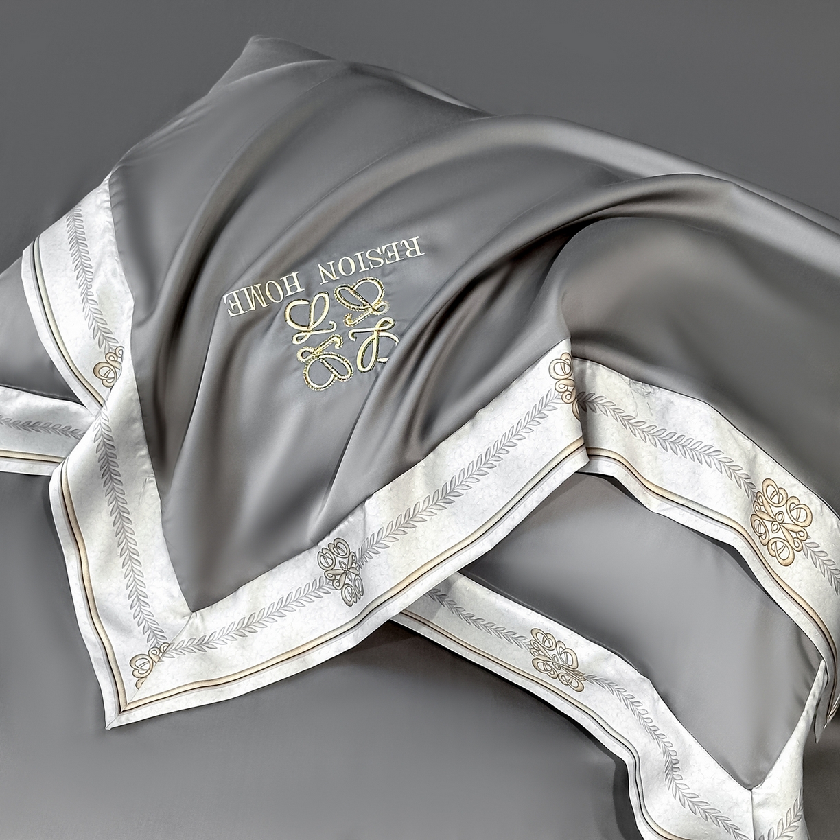 91家纺网 家纺一手货源 找家纺 露梦家纺 2026新款A类水洗真丝轻奢刺绣拼接宽边四件套--贝拉系列 贝拉-高级灰