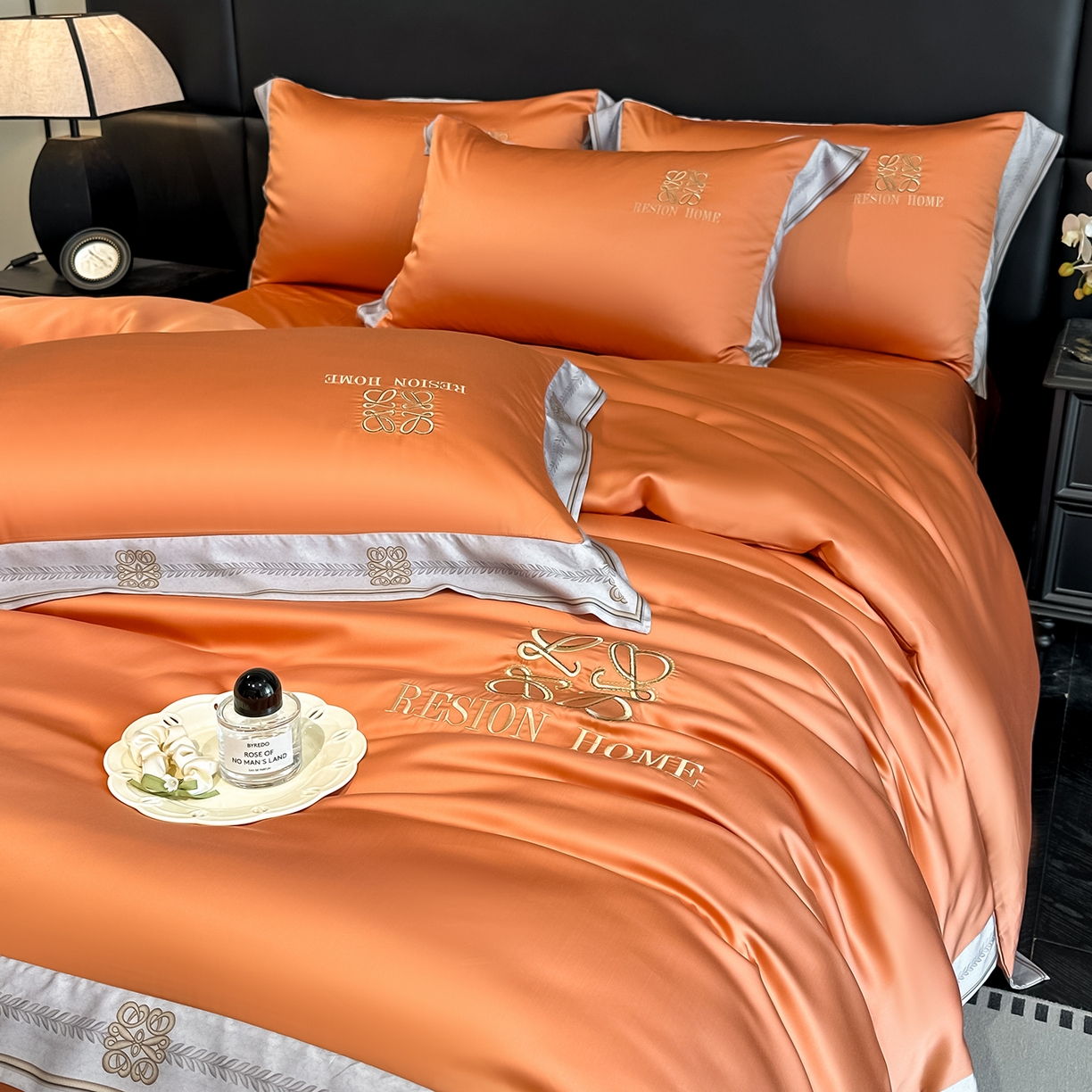 91家纺网 家纺一手货源 找家纺 露梦家纺 2026新款A类水洗真丝轻奢刺绣拼接宽边四件套--贝拉系列 贝拉-玛仕橘