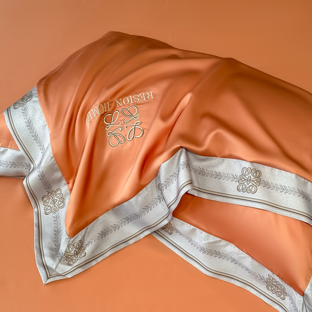 91家纺网 家纺一手货源 找家纺 露梦家纺 2026新款A类水洗真丝轻奢刺绣拼接宽边四件套--贝拉系列 贝拉-玛仕橘