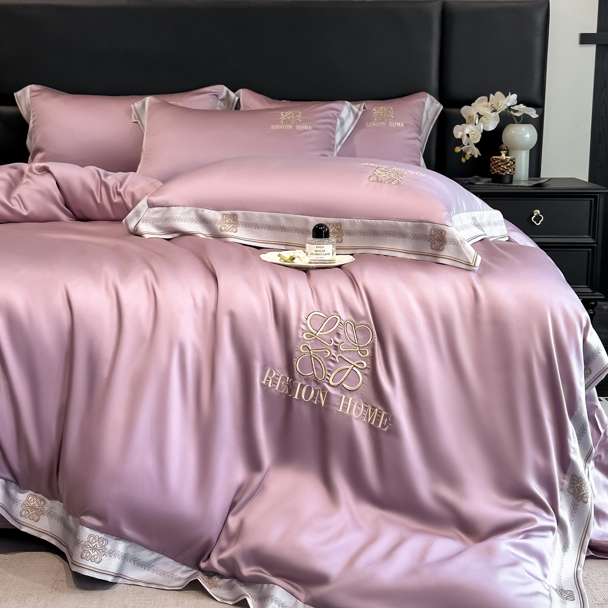 91家纺网 家纺一手货源 找家纺 露梦家纺 2026新款A类水洗真丝轻奢刺绣拼接宽边四件套--贝拉系列 贝拉-木槿紫