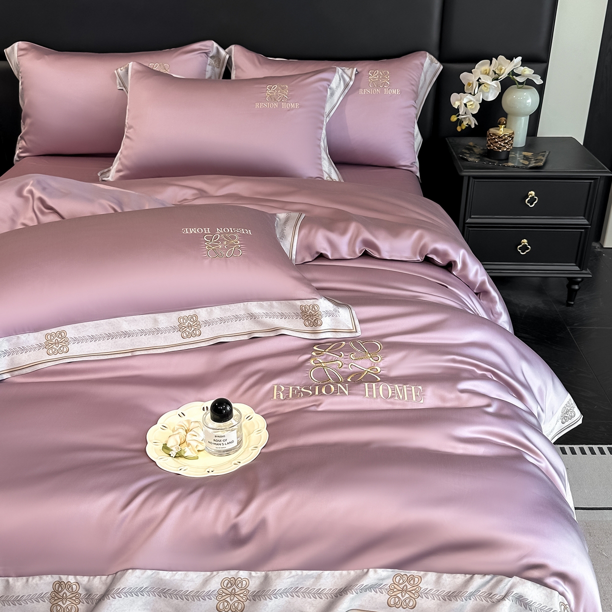 91家纺网 家纺一手货源 找家纺 露梦家纺 2026新款A类水洗真丝轻奢刺绣拼接宽边四件套--贝拉系列 贝拉-木槿紫