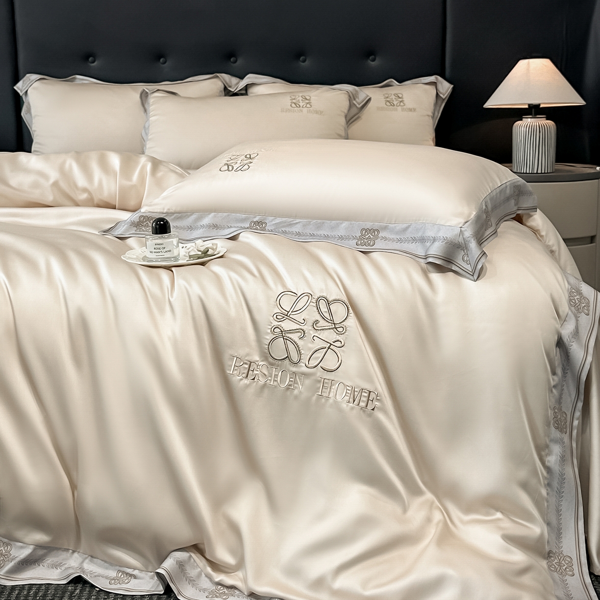 91家纺网 家纺一手货源 找家纺 露梦家纺 2026新款A类水洗真丝轻奢刺绣拼接宽边四件套--贝拉系列 贝拉-浅香槟