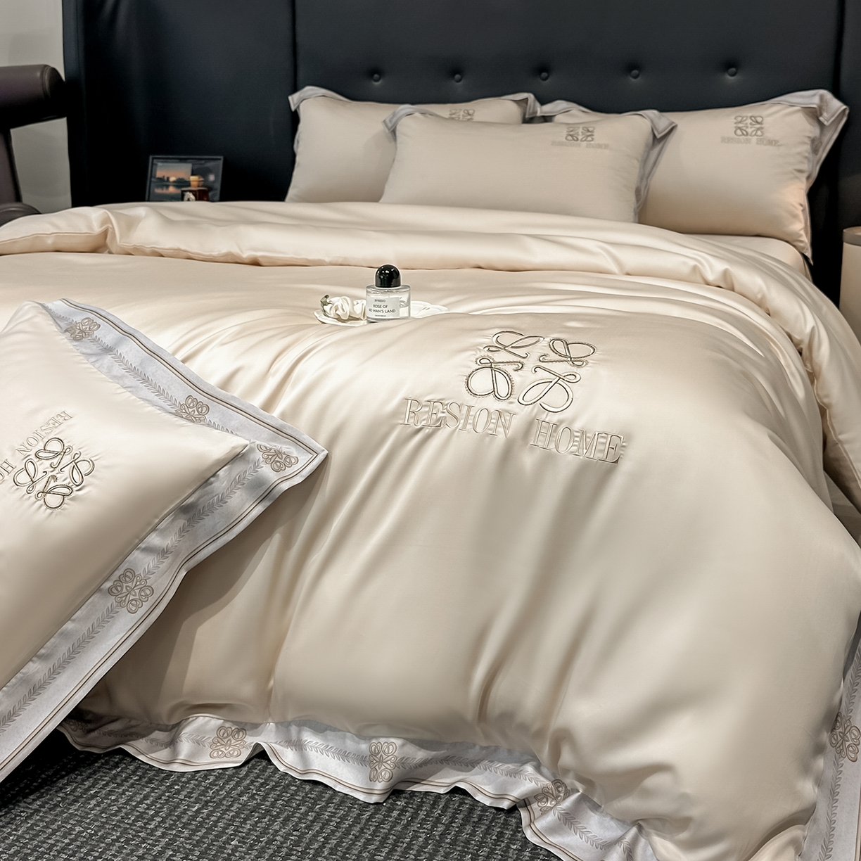 91家纺网 家纺一手货源 找家纺 露梦家纺 2026新款A类水洗真丝轻奢刺绣拼接宽边四件套--贝拉系列 贝拉-浅香槟