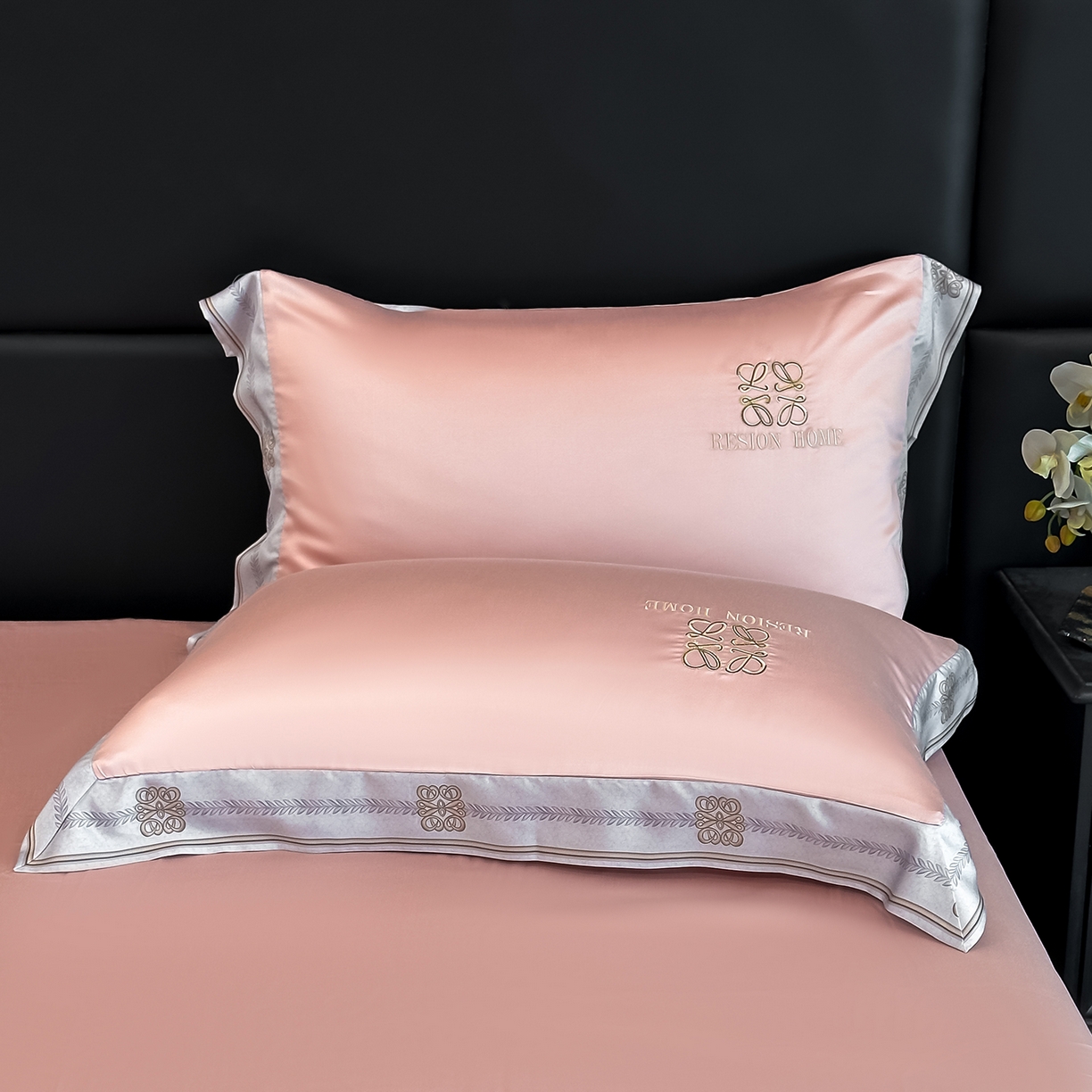 91家纺网 家纺一手货源 找家纺 露梦家纺 2026新款A类水洗真丝轻奢刺绣拼接宽边四件套--贝拉系列 贝拉-胭脂粉