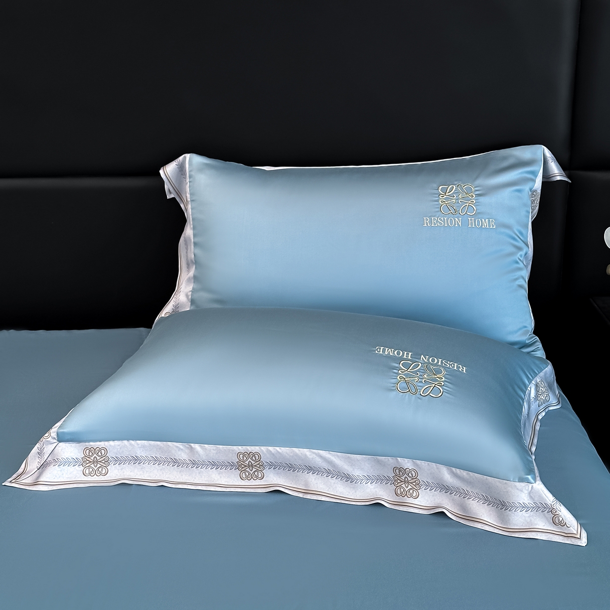 91家纺网 家纺一手货源 找家纺 露梦家纺 2026新款A类水洗真丝轻奢刺绣拼接宽边四件套--贝拉系列 贝拉-月光蓝