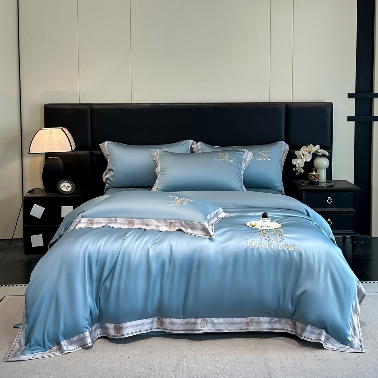 91家纺网 家纺一手货源 找家纺 露梦家纺 2026新款A类水洗真丝轻奢刺绣拼接宽边四件套--贝拉系列 贝拉-月光蓝