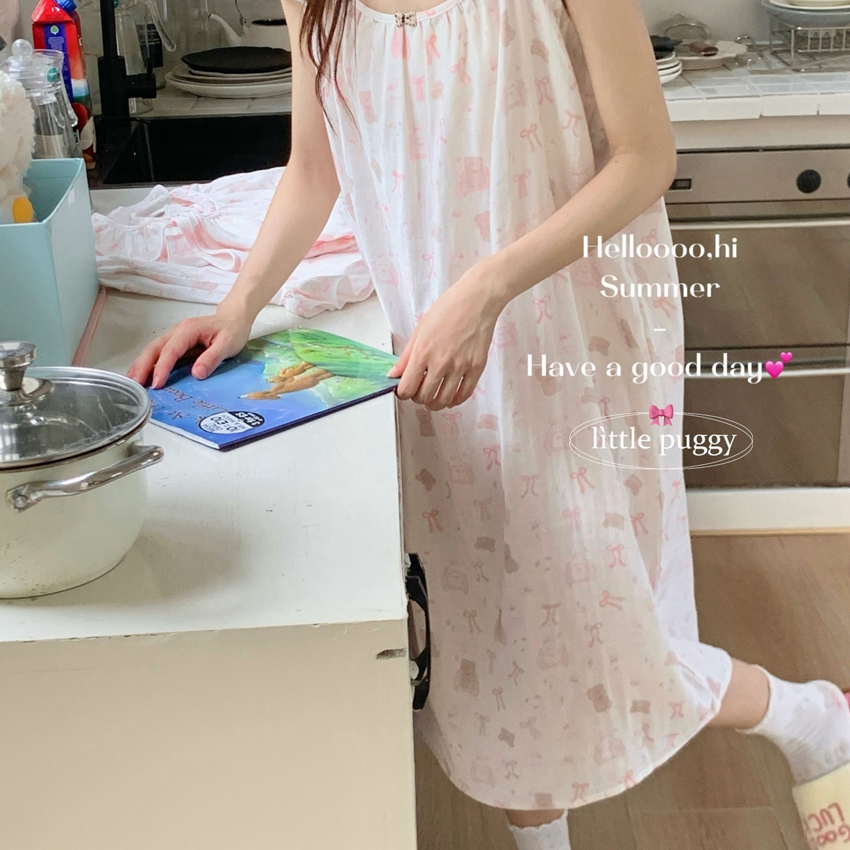 91家纺网 家纺一手货源 找家纺 妍景家居生活馆 2026新款双层纱小飞袖睡裙 沙发兔与熊