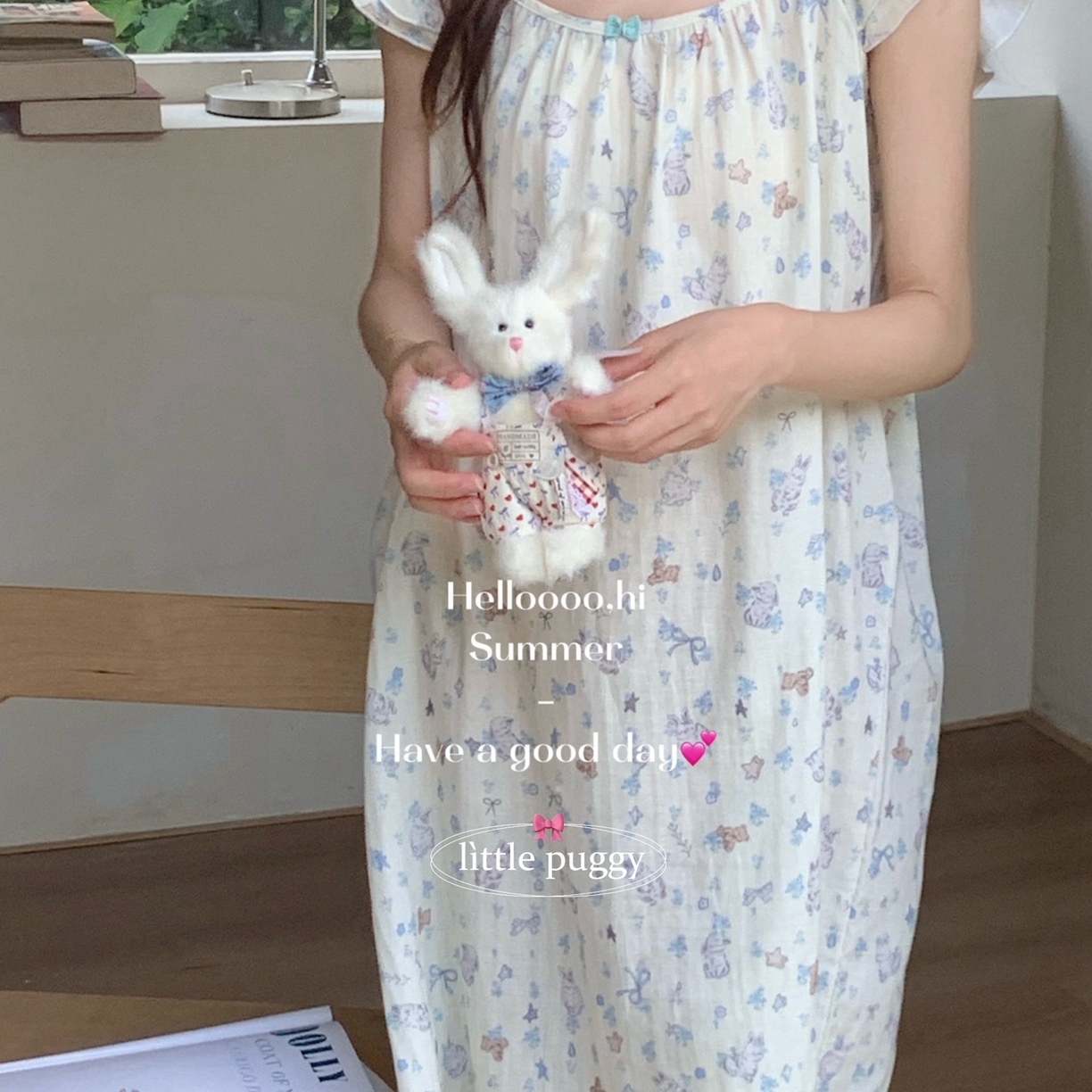 91家纺网 家纺一手货源 找家纺 妍景家居生活馆 2026新款双层纱小飞袖睡裙 雨后兔兔花园米白