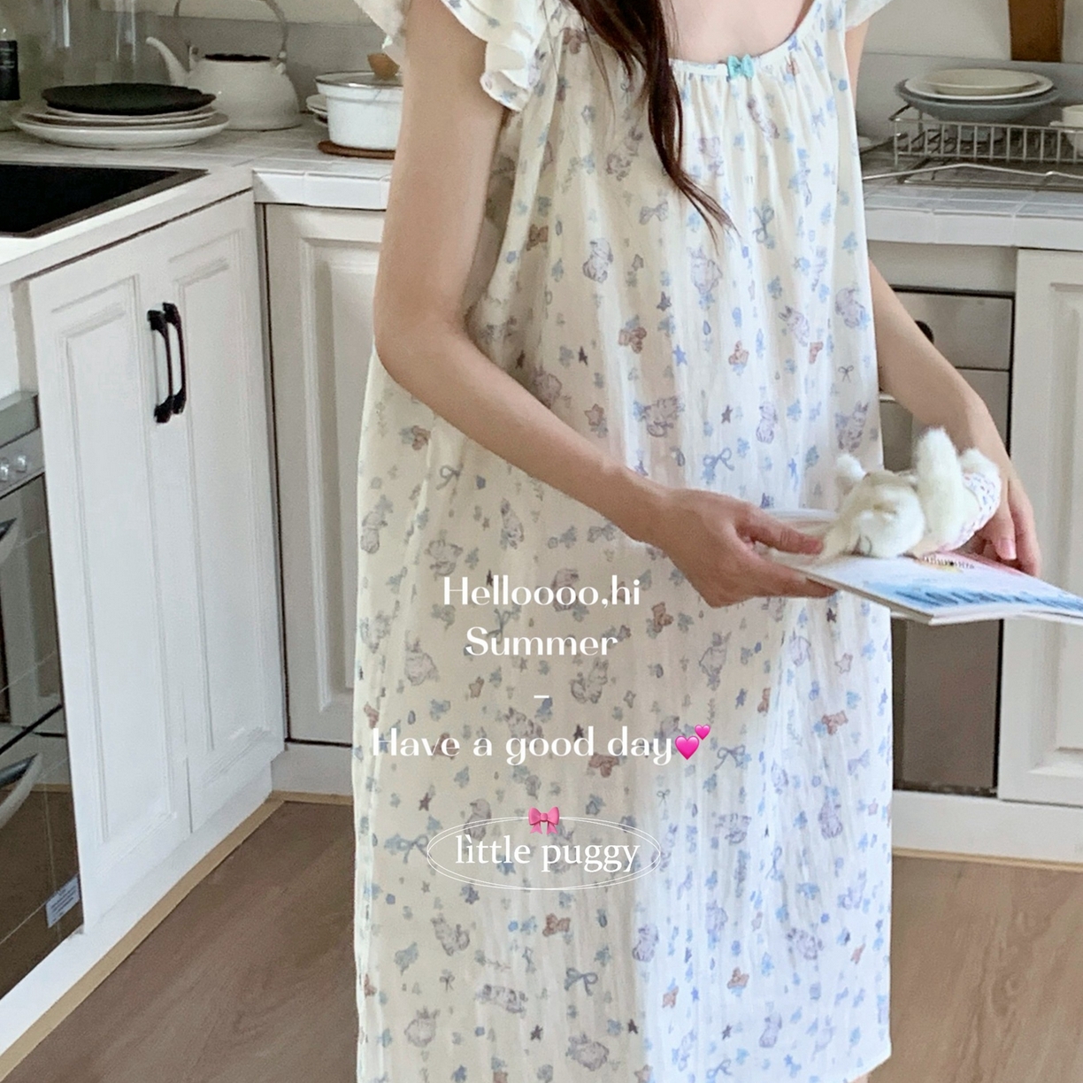 91家纺网 家纺一手货源 找家纺 妍景家居生活馆 2026新款双层纱小飞袖睡裙 雨后兔兔花园米白