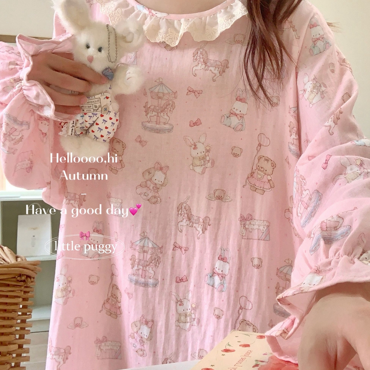 91家纺网 家纺一手货源 找家纺 妍景家居生活馆 2026新款双层纱小熊游乐园睡裙 小熊游乐园-深粉色