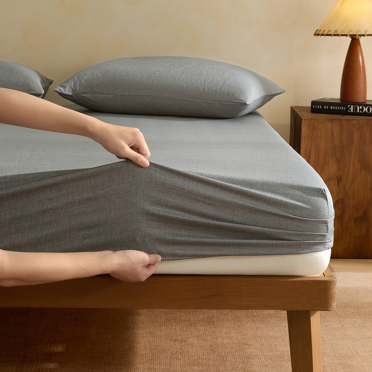 91家纺网 家纺一手货源 找家纺 梵克保罗 2026新品竹纤维床笠凉感纹理感  30%竹纤维 70%超细纤维 竹纤维-浅灰