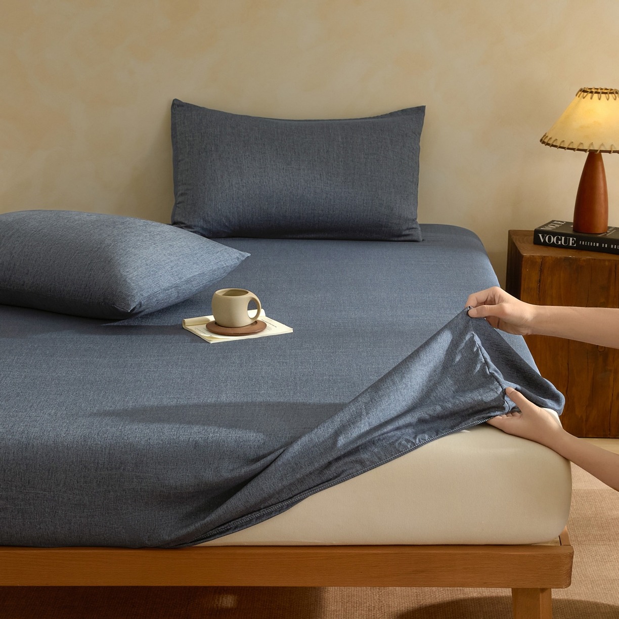 91家纺网 家纺一手货源 找家纺 梵克保罗 2026新品竹纤维床笠凉感纹理感  30%竹纤维 70%超细纤维 竹纤维-深蓝