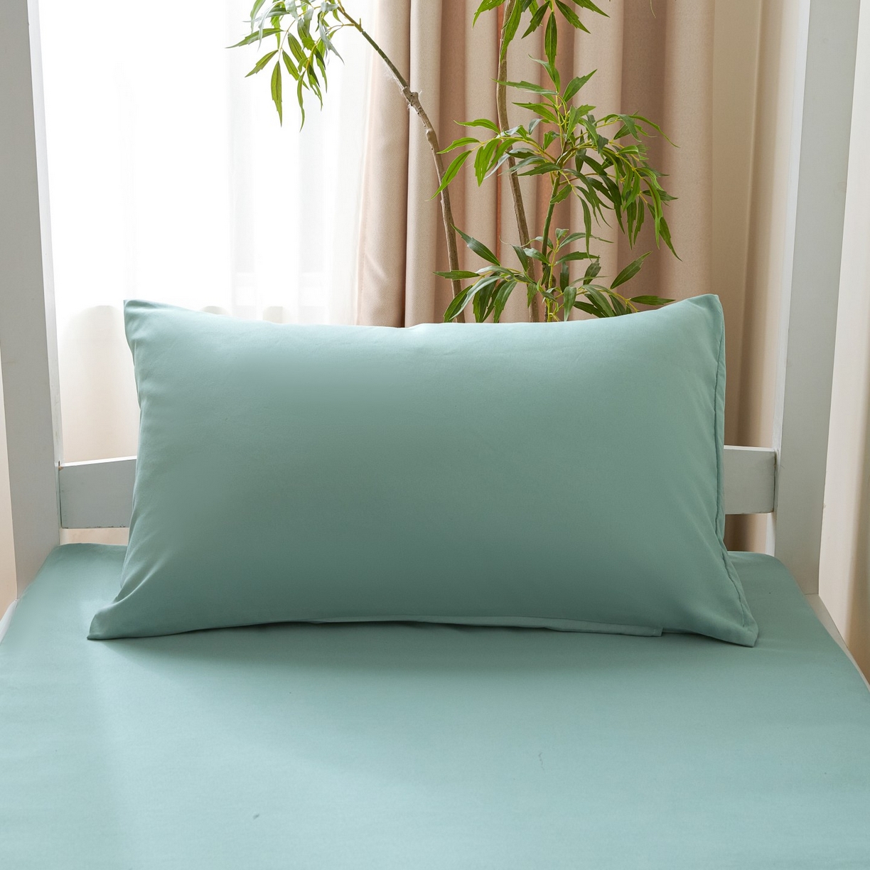 91家纺网 家纺一手货源 找家纺 梵克保罗 2026新款亲肤舒适简约款学生床床垫套 墨绿