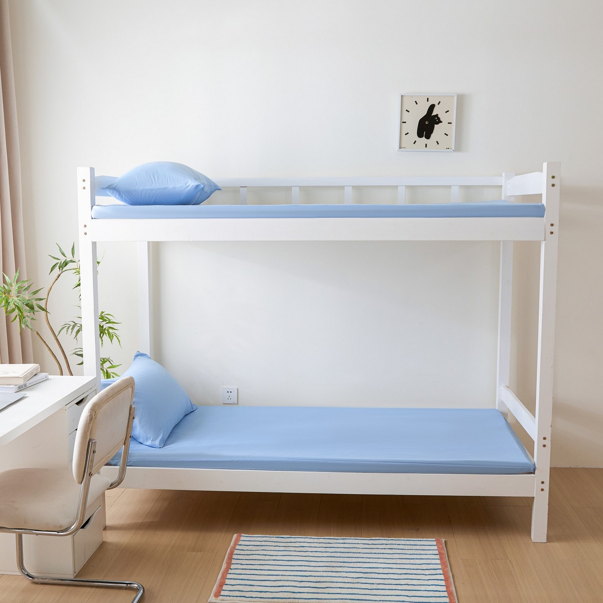 91家纺网 家纺一手货源 找家纺 梵克保罗 2026新款亲肤舒适简约款学生床床垫套 蓝色