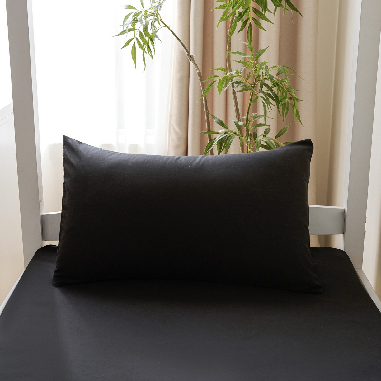 91家纺网 家纺一手货源 找家纺 梵克保罗 2026新款亲肤舒适简约款学生床床垫套 黑色