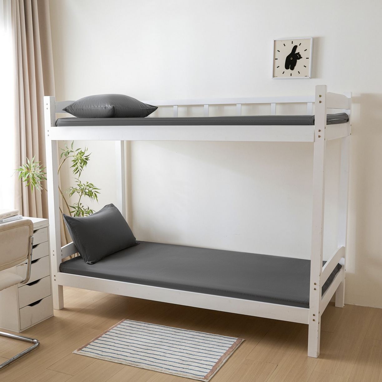 91家纺网 家纺一手货源 找家纺 梵克保罗 2026新款亲肤舒适简约款学生床床垫套 深灰