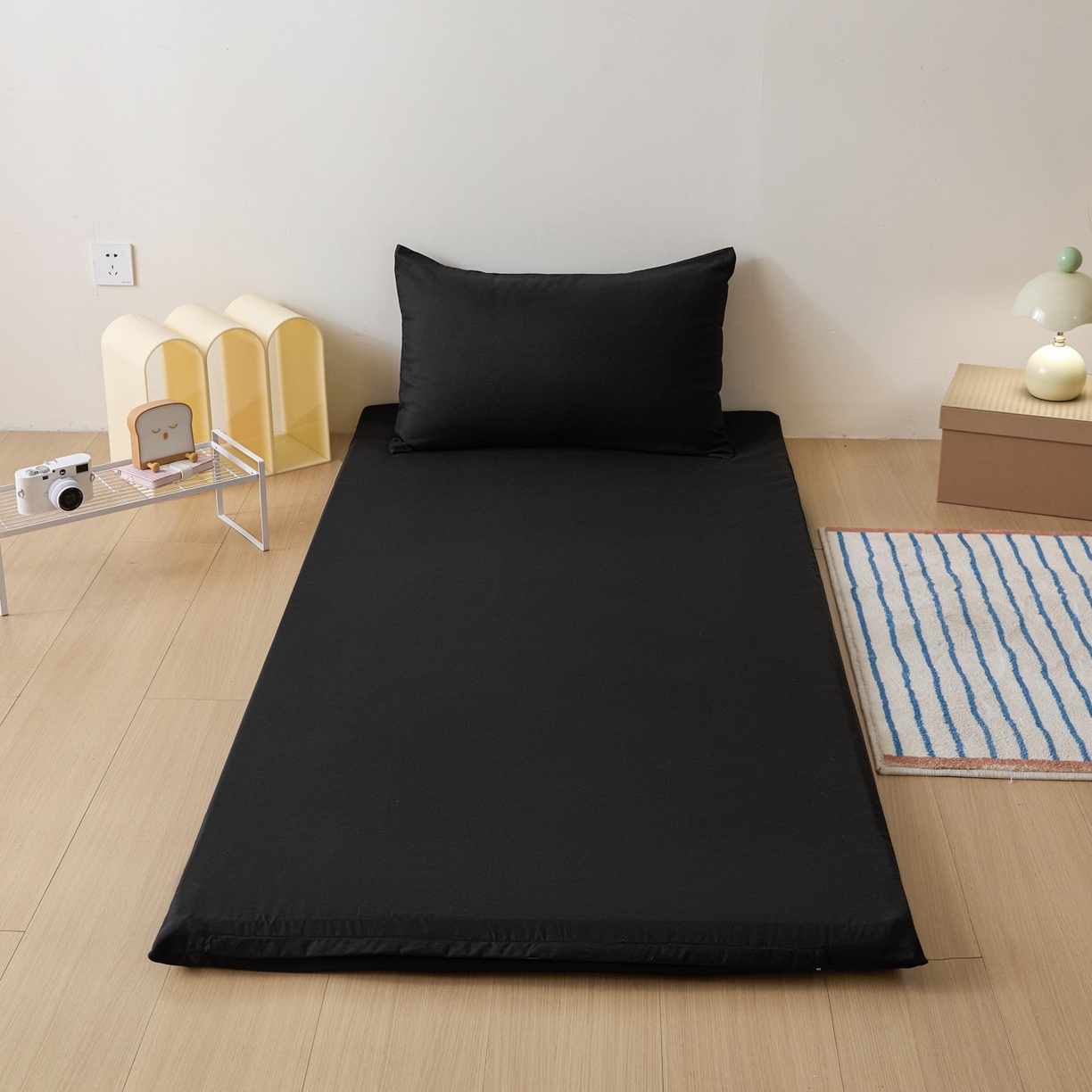 91家纺网 家纺一手货源 找家纺 梵克保罗 2026新款亲肤舒适简约款学生床床垫套 黑色