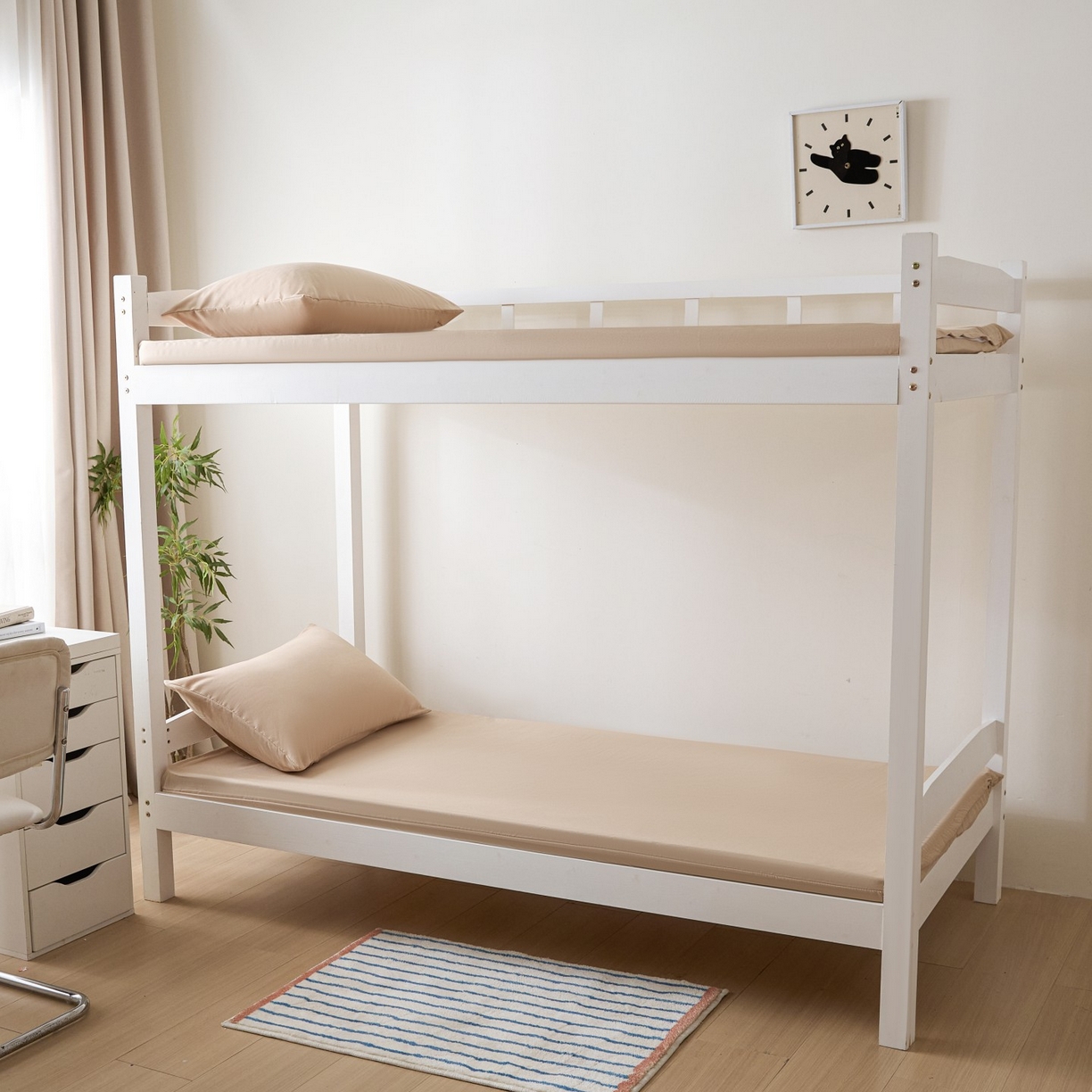 91家纺网 家纺一手货源 找家纺 梵克保罗 2026新款亲肤舒适简约款学生床床垫套 卡其