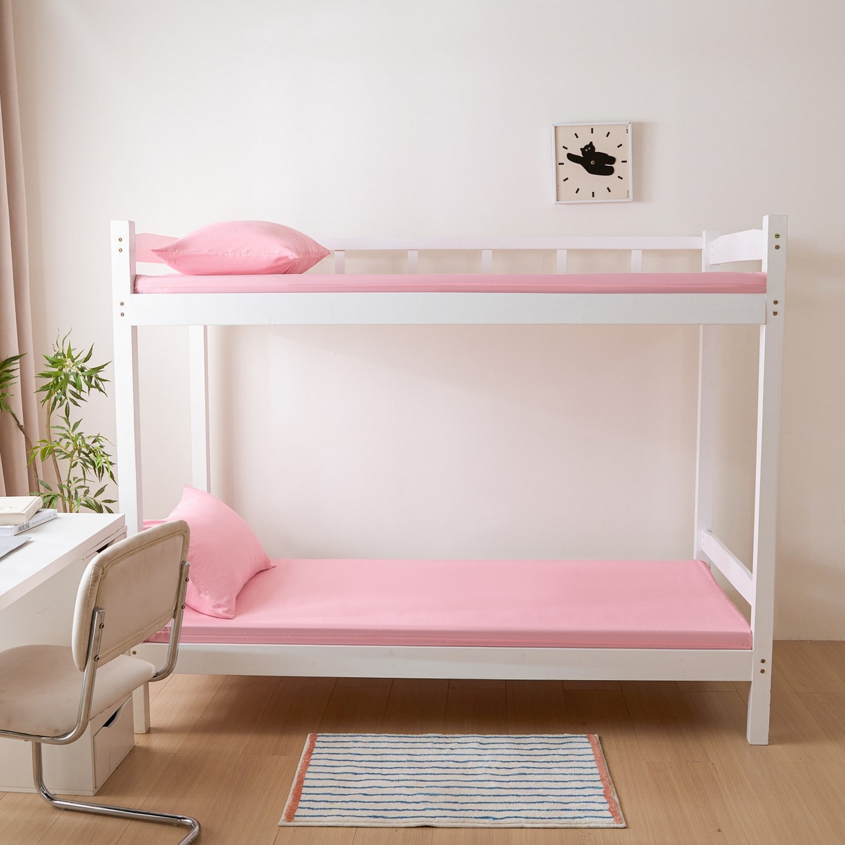 91家纺网 家纺一手货源 找家纺 梵克保罗 2026新款亲肤舒适简约款学生床床垫套 粉色