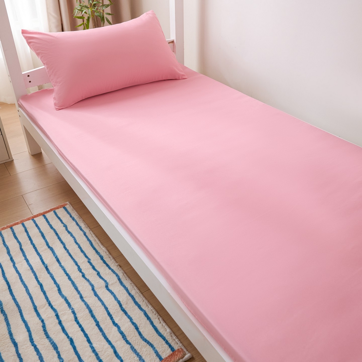 91家纺网 家纺一手货源 找家纺 梵克保罗 2026新款亲肤舒适简约款学生床床垫套 粉色