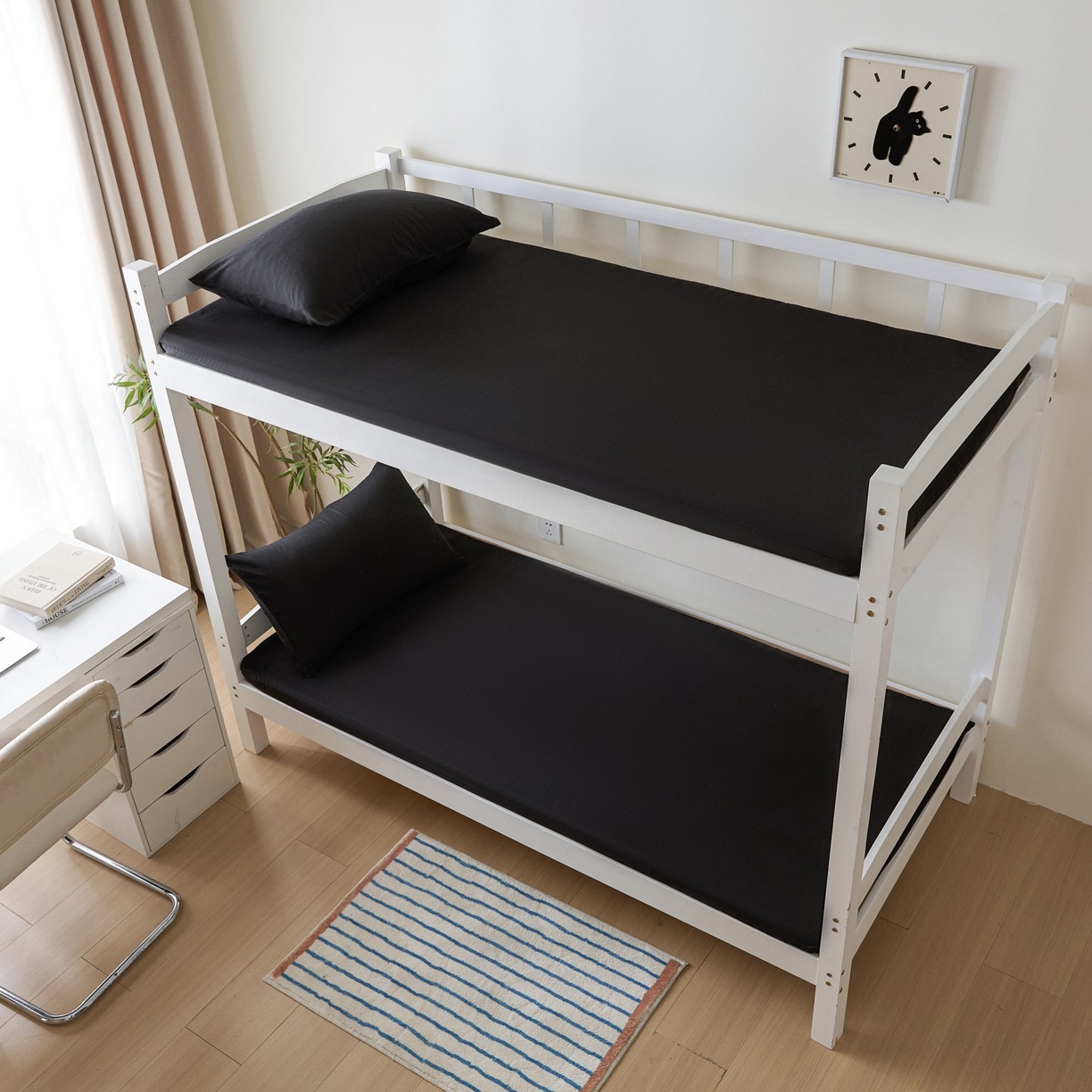 91家纺网 家纺一手货源 找家纺 梵克保罗 2026新款亲肤舒适简约款学生床床垫套 黑色