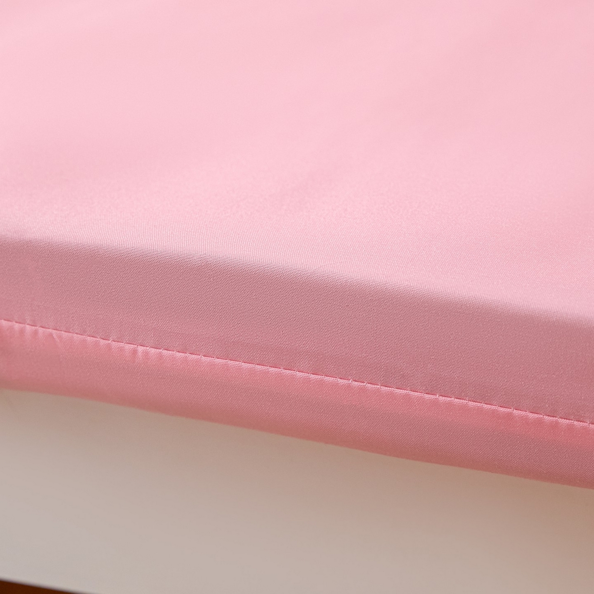 91家纺网 家纺一手货源 找家纺 梵克保罗 2026新款亲肤舒适简约款学生床床垫套 粉色