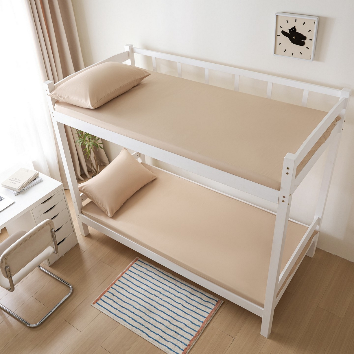 91家纺网 家纺一手货源 找家纺 梵克保罗 2026新款亲肤舒适简约款学生床床垫套 卡其