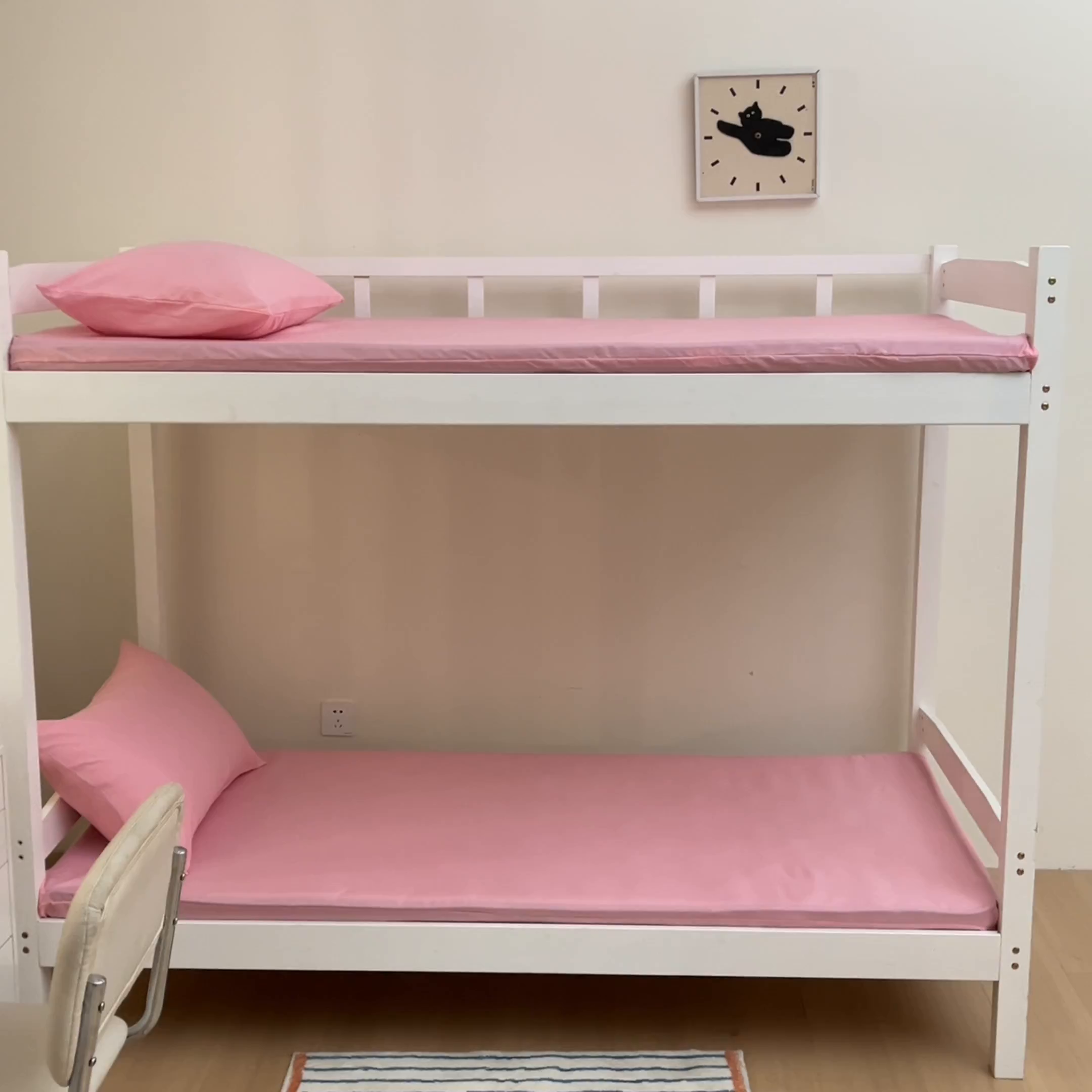 91家纺网 家纺一手货源 找家纺 梵克保罗 2026新款亲肤舒适简约款学生床床垫套 粉色