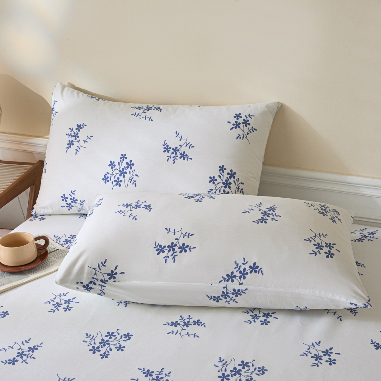 91家纺网 家纺一手货源 找家纺 梵克保罗 2026新款全棉专版花型青花瓷系列单品床笠 韵意盈蓝