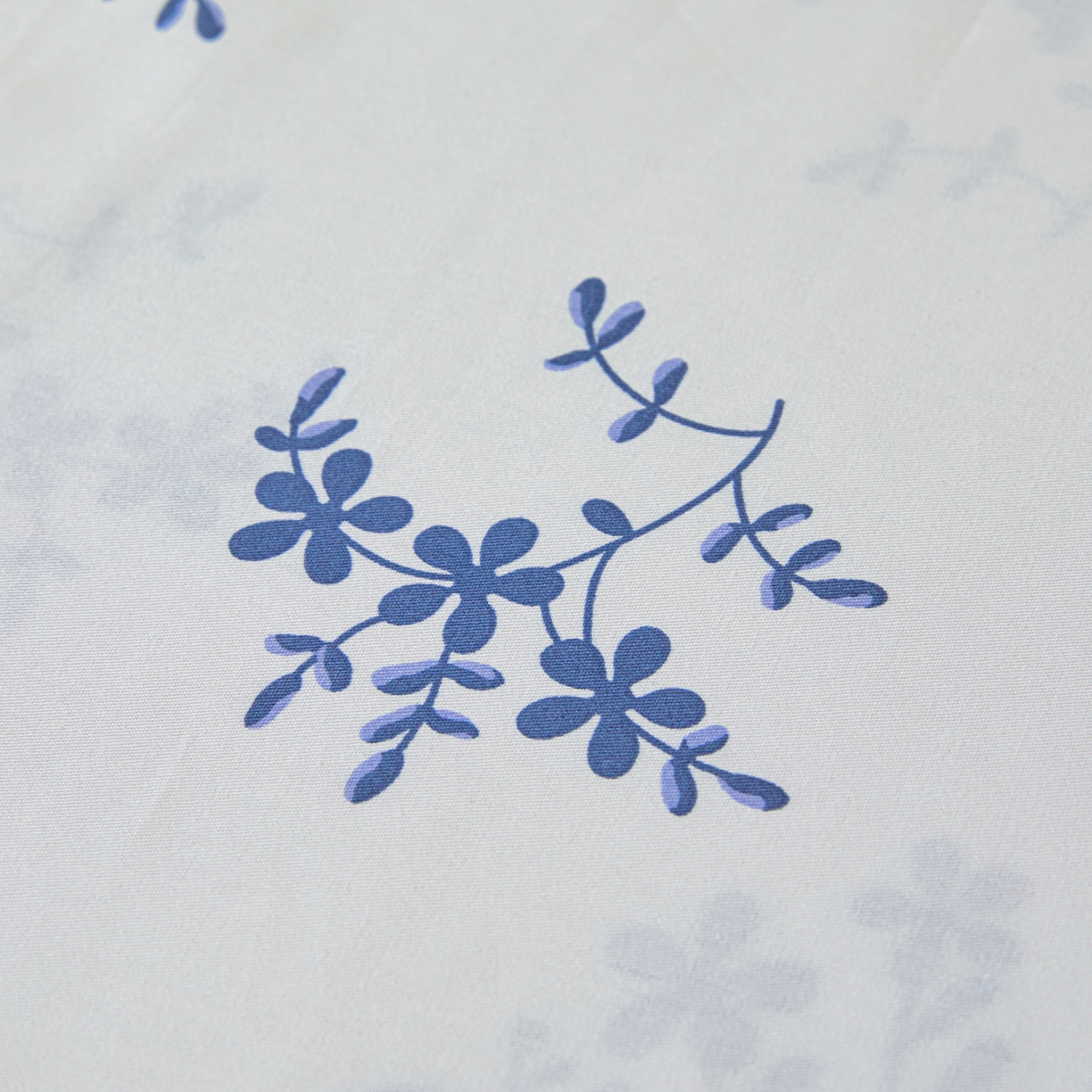 91家纺网 家纺一手货源 找家纺 梵克保罗 2026新款全棉专版花型青花瓷系列单品床笠 韵意盈蓝