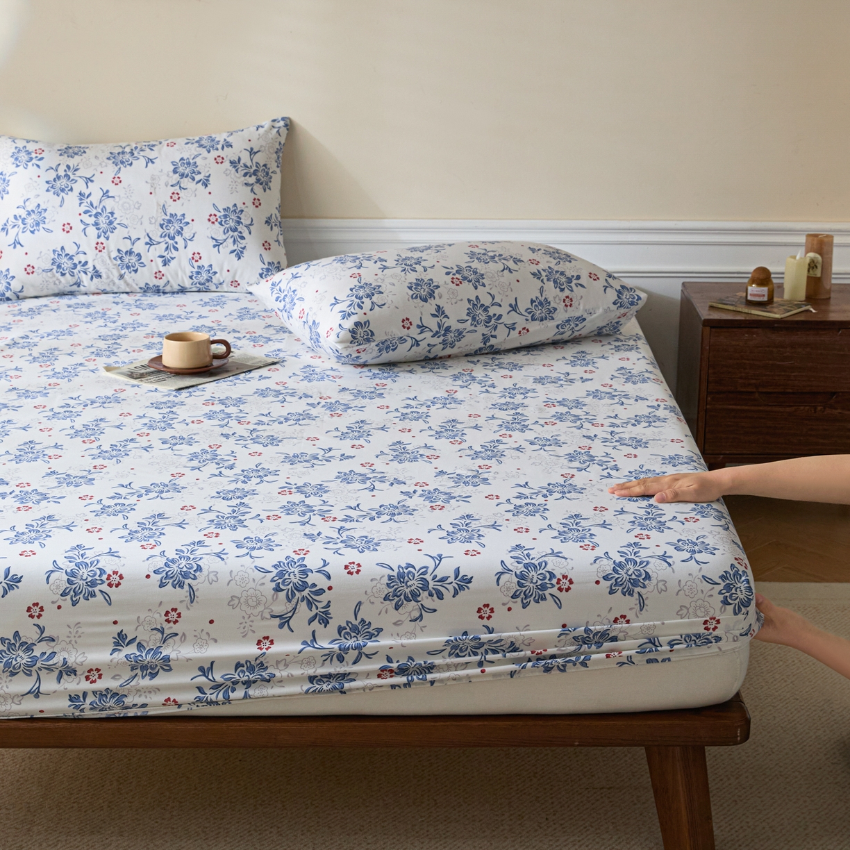 91家纺网 家纺一手货源 找家纺 梵克保罗 2026新款全棉专版花型青花瓷系列单品床笠 釉知春