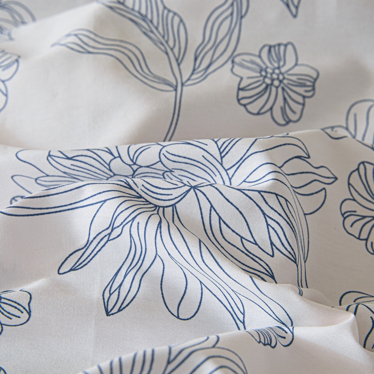 91家纺网 家纺一手货源 找家纺 梵克保罗 2026新款全棉专版花型青花瓷系列单品床笠 墨染