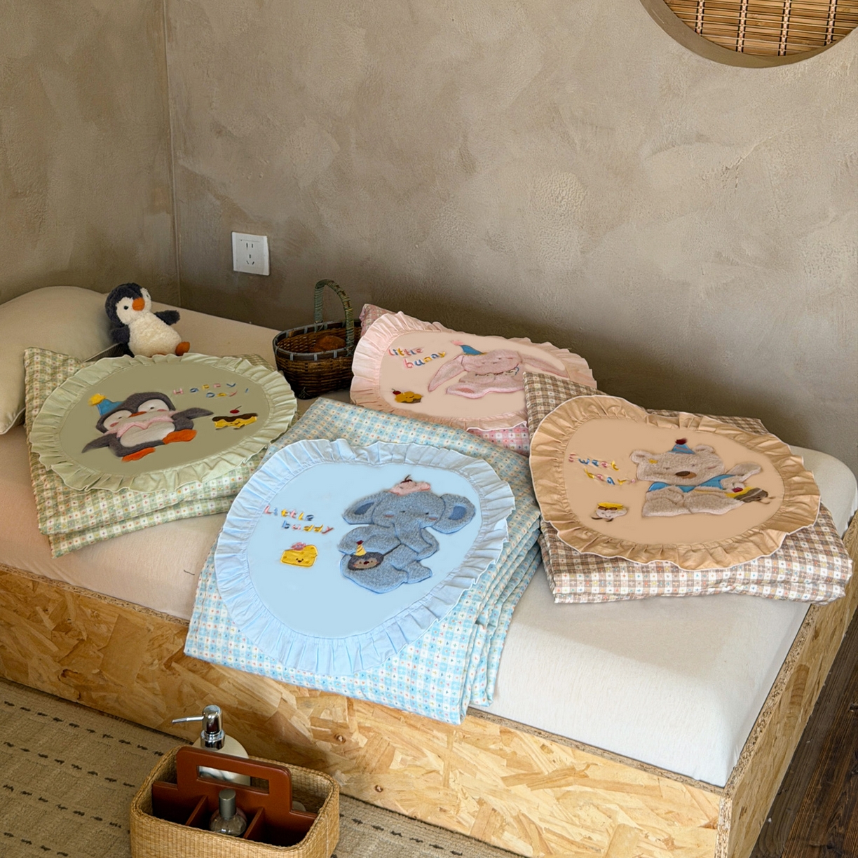 91家纺网 家纺一手货源 找家纺 喜多兔儿童家纺 2026新款A类全棉双层纱贴布绣夏被夏凉被空调被 组合图仅供展示不可下单