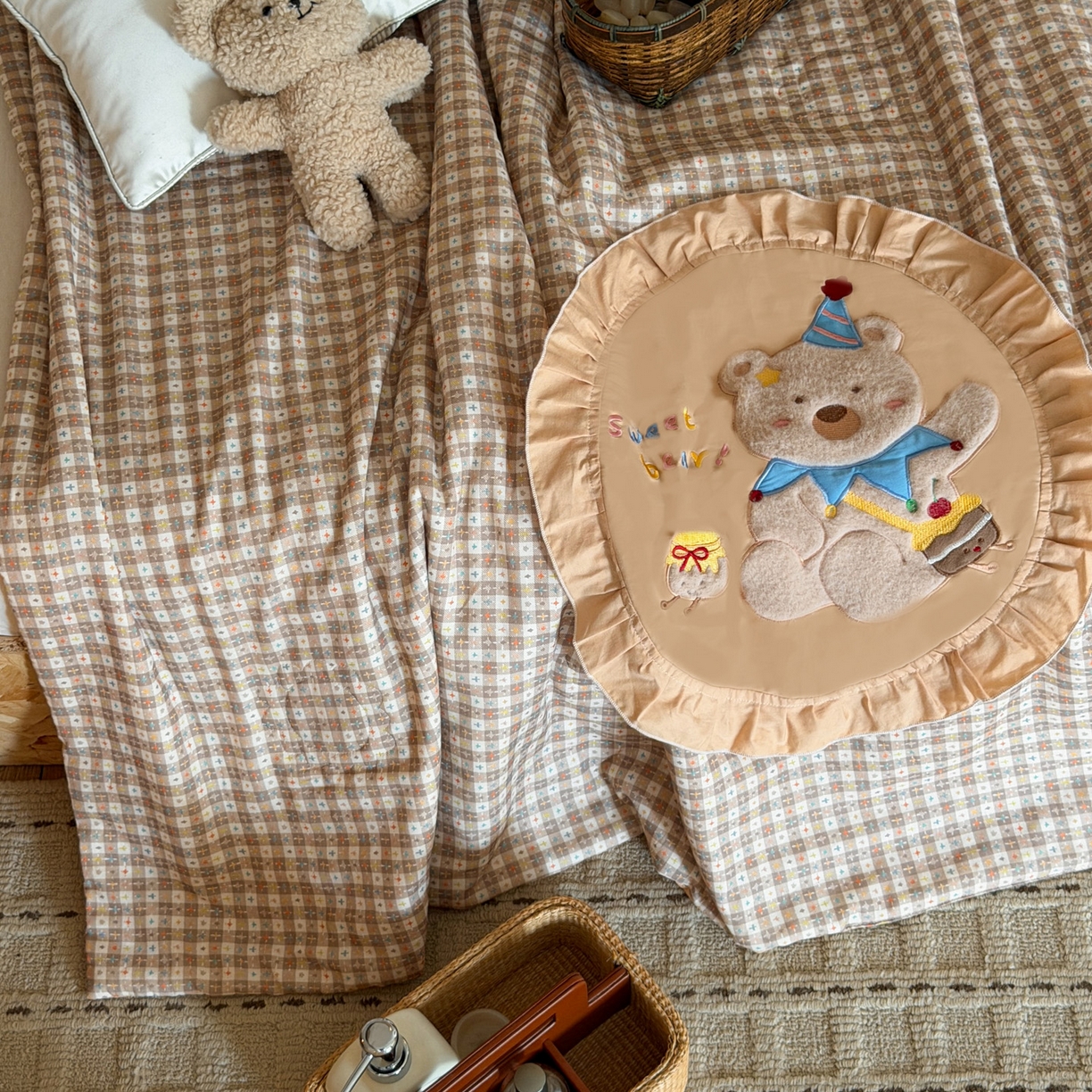 91家纺网 家纺一手货源 找家纺 喜多兔儿童家纺 2026新款A类全棉双层纱贴布绣夏被夏凉被空调被 卡其色邦迪小熊