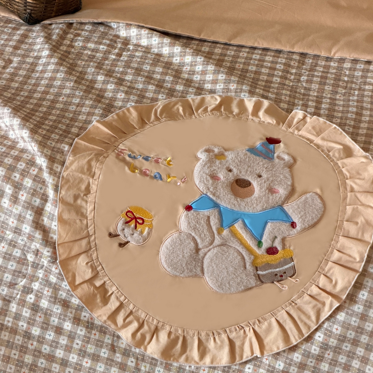 91家纺网 家纺一手货源 找家纺 喜多兔儿童家纺 2026新款A类全棉双层纱贴布绣夏被夏凉被空调被 卡其色邦迪小熊