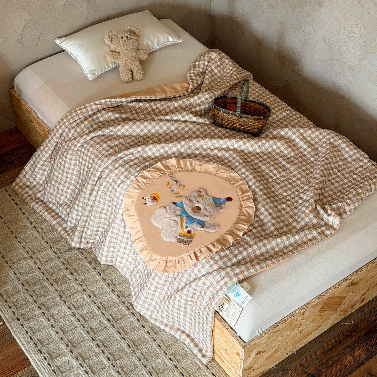 91家纺网 家纺一手货源 找家纺 喜多兔儿童家纺 2026新款A类全棉双层纱贴布绣夏被夏凉被空调被 卡其色邦迪小熊